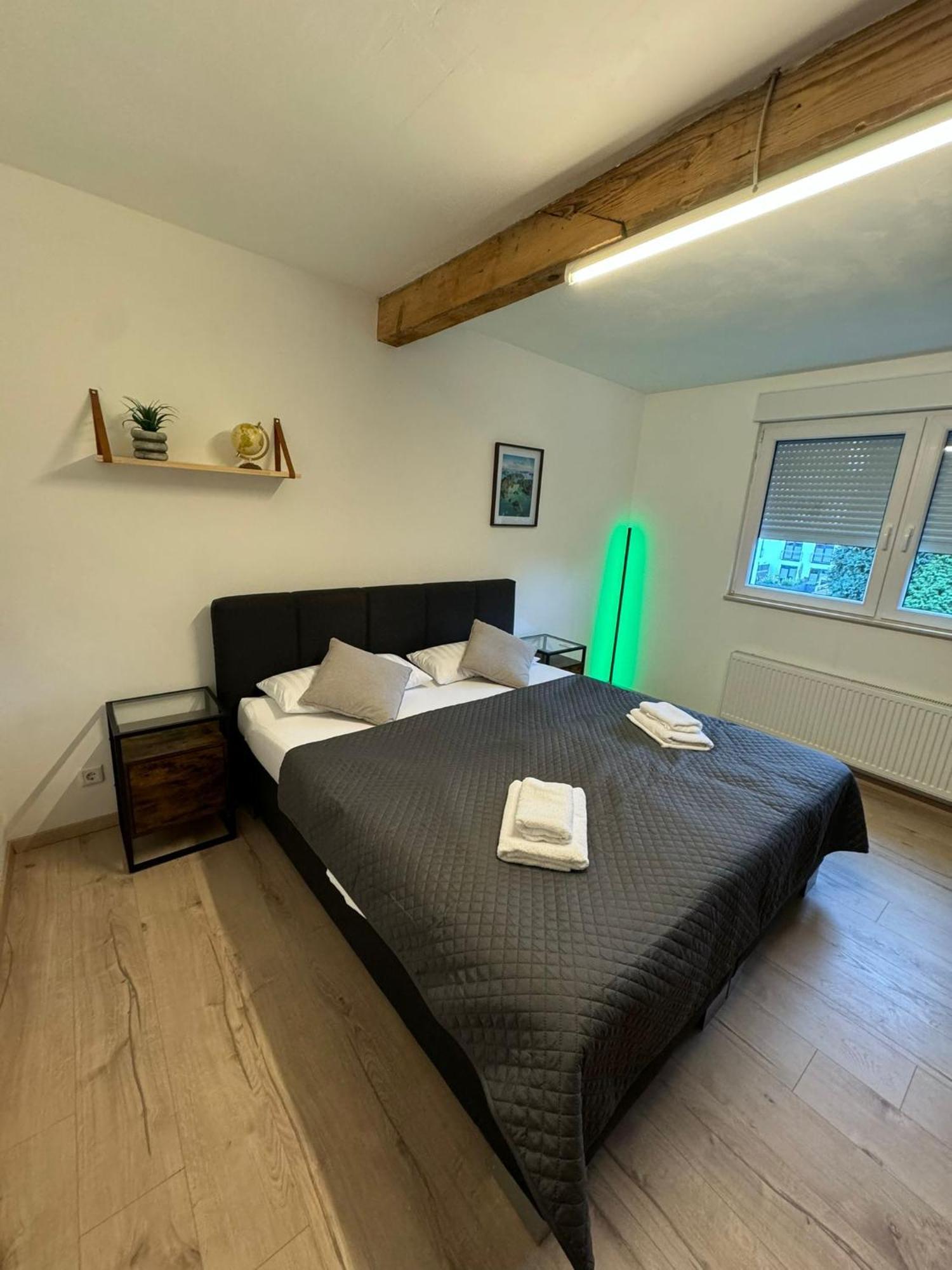 Schoene Ruhige Wohnung In Anliegerstrasse Essen Exterior foto